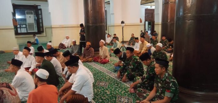 Kodim 0716_Demak Ikuti Kajian Fikih Tematik di Masjid Agung Demak