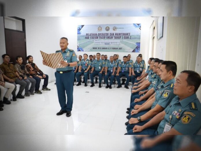 Sekdiskomlekal-Kolonel-Laut-(E)-Syahrial-resmi-buka-Pelatihan-Hub-Station-Sistem-Komunikasi-Satelit-(Siskomsat)-TNI-AL-di-Bogor