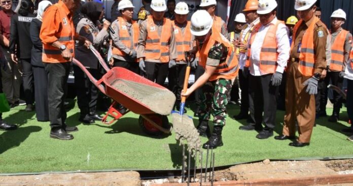 Danrem 082_CPYJ Hadiri Peletakan Batu Pertama Pembangunan SPPG di SPN Polda Jatim