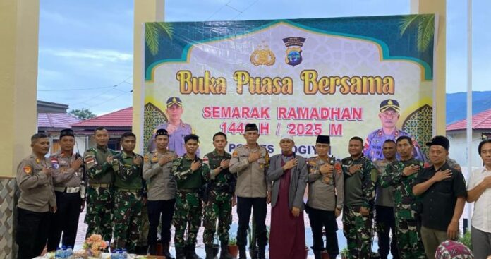 Buka Puasa Bersama TNI-Polri, Menunjukkan Kedekatan Satgas Yonif 756_WMS dengan Masyarakat Dogiyai