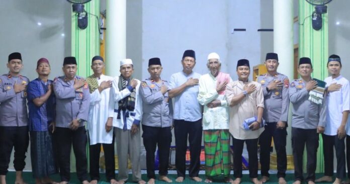 Jalin Silaturahmi dengan Masyarakat, Polres Sumbawa Barat Rutin Gelar Safari Ramadhan