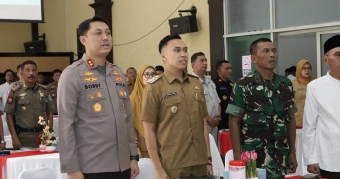 Kasdim 0812_Lamongan Ikuti Rapat Koordinasi Lintas Sektoral Operasi Ketupat Semeru 2025