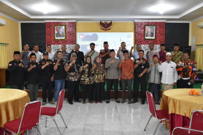 Puluhan Warga Datangi Makodim 0716_Demak, Ada Apa