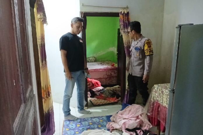 Rumah-korban-acak-acakan-setelah-dua-pelaku-gendam-membawa-kabur-uang-dan-perhiasan