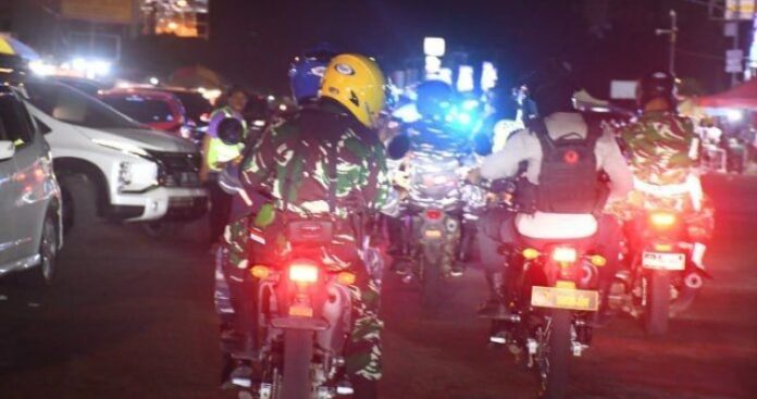 Sinergi TNI-Polri Patroli Gabungan Jaga Keamanan Mamuju