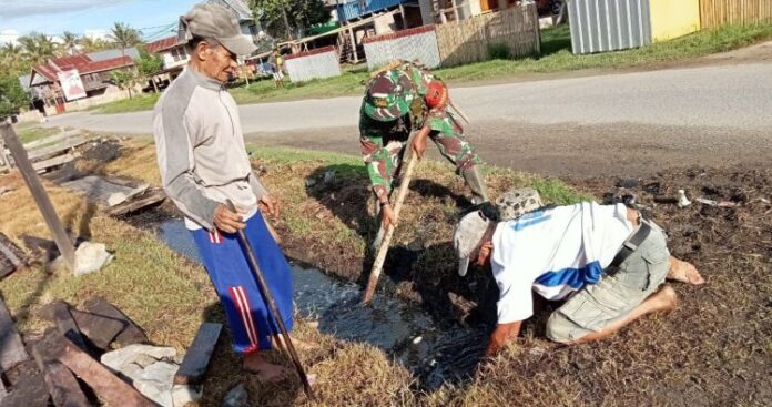 Ciptakan Lingkungan Sehat, Anggota Kodim Polman Lakukan Ini!