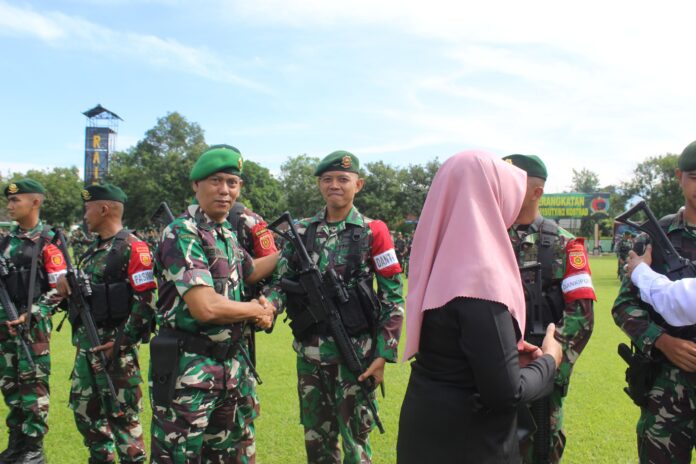 Hadiri Upacara Pemberangkatan Satgas Denkul Rajawali III Yonif 515_UTY Tanggul
