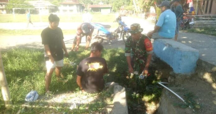 Personil Kodim 1418_Mamuju Lakukan Ini Untuk Kesehatan Lingkungan!