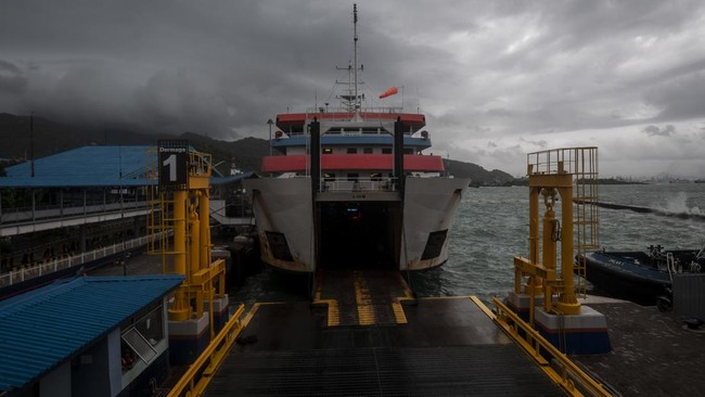 Polri Minta Pemudik Antisipasi Cuaca Ekstrem di Selat Sunda