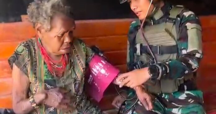Di Pelosok Kabut Papua, Cinta Sejati Itu Bernama TNI
