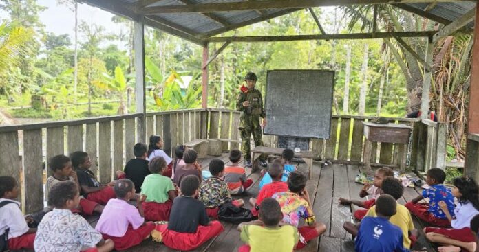 Prajurit TNI 'Masariku' Tanamkan Semangat Sehat dan Nasionalisme