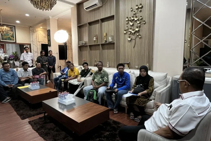 Warga Adukan Pajero Tabrak Tokonya Hingga Rugi Rp 3 M