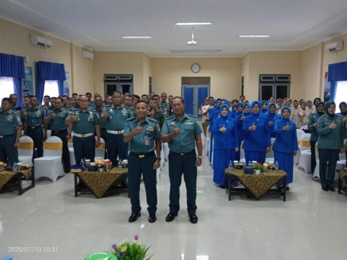 Dinas Hukum TNI Angkatan Laut menggelar kegiatan Peningkatan Kesadaran Hukum yang berlangsung di Aula Mako Lanal Kota Yogyakarta