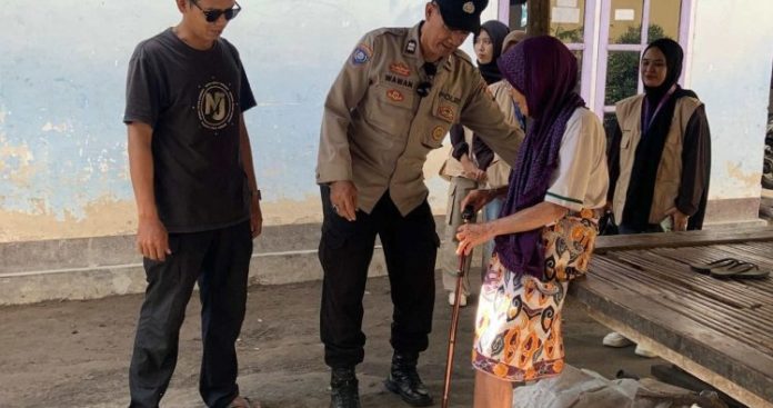 Kemanusiaan Dalam Seragam