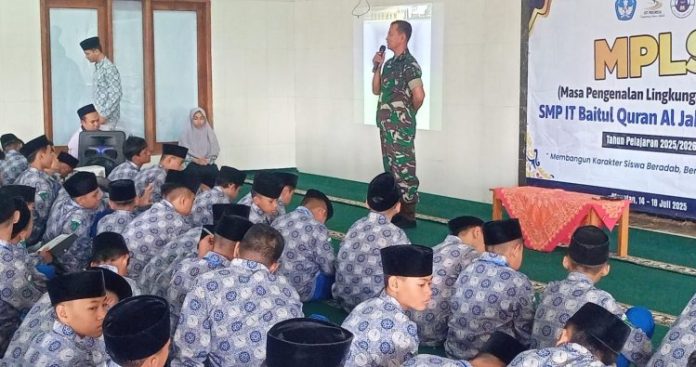 Komandan Koramil 0804_01 Magetan Berikan WASBANG Kepada Santri