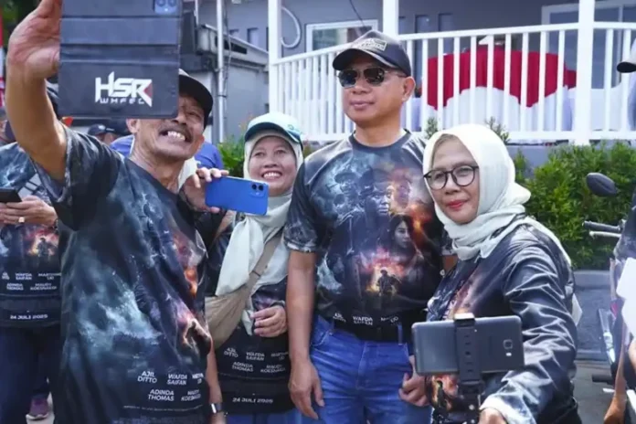 Panglima TNI dan Sahabat Lama Bagikan 1.000 Makanan Gratis di CFD