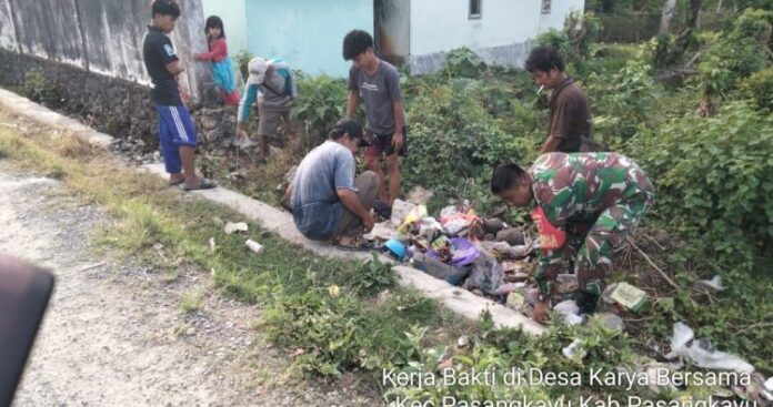 Personil Koramil 1427-01_Pasangkayu Gelar Karya Bakti