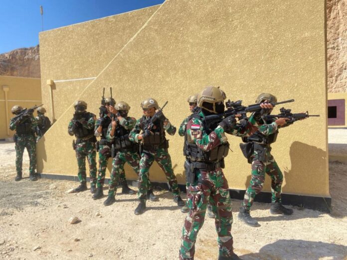 Praka Mar Wiwit Tri Rahayu dari Yontaifib 3 Marinir yang menjadi salah satu representasi Korps Marinir TNI AL dalam Latihan Bersama (Latma) Pertempuran Kota (Purkota) yang digelar di negara Yordania