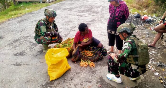 Rosita Satgas Yonif 500_Sikatan