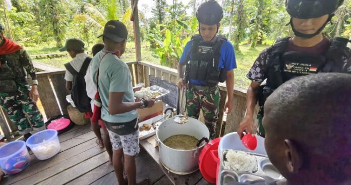 TNI Buka Dapur Gizi di Pedalaman Asmat