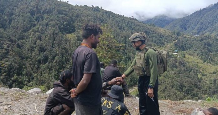 TNI Tak Hanya Menjaga Wilayah, Tapi Juga Hati