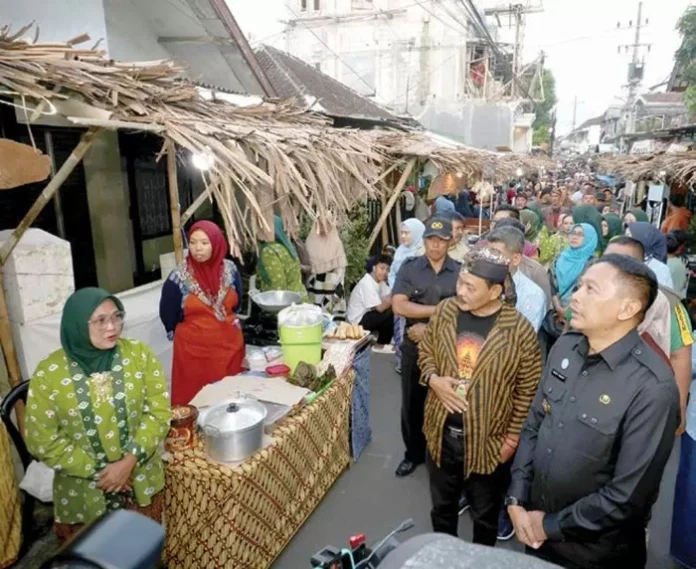 Wali Kota Malang Wahyu Hidayat menghadiri pembukaan Festival Genitri Tempo Doeloe