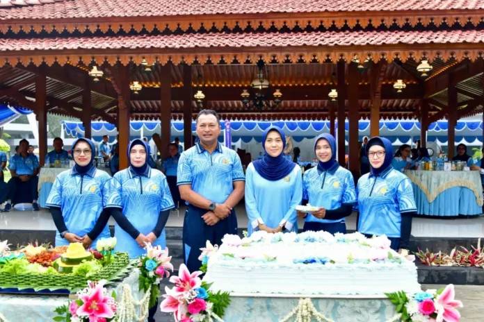Kasau Marsekal TNI Mohamad Tonny Harjono didampingi Ketum PIA AG Ny. Isa Mohamad Tonny Harjono, menghadiri syukuran peringatan HUT ke-62 Wara
