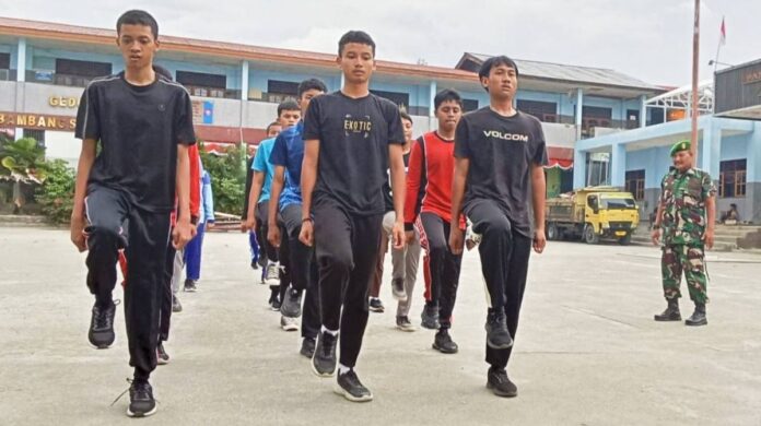 Semarak Kemerdekaan Prajurit Koramil Sentani Bentuk Paskibra Disiplin dan Berkarakter