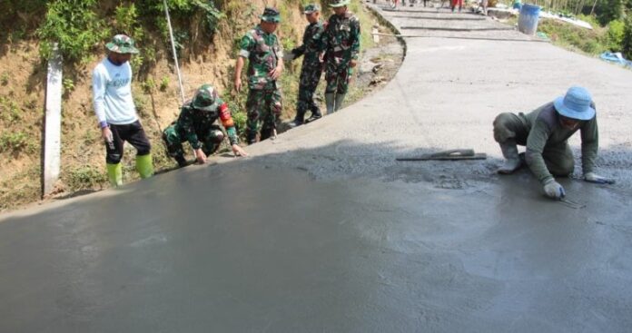 TMMD Bangun Jalan Desa Banaran Temanggung