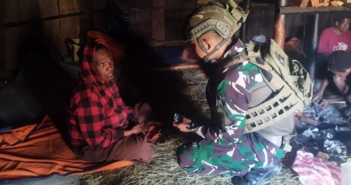 TNI Gelar Pengobatan Gratis di Sinak Papua